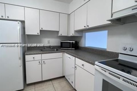 Appartement à louer à Doral, Floride: 1 chambre, 75.25 m2 № 1945658 - photo 17