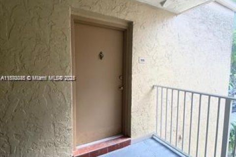 Appartement à louer à Doral, Floride: 1 chambre, 75.25 m2 № 1945658 - photo 4