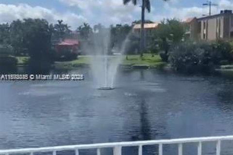 Appartement à louer à Doral, Floride: 1 chambre, 75.25 m2 № 1945658 - photo 5
