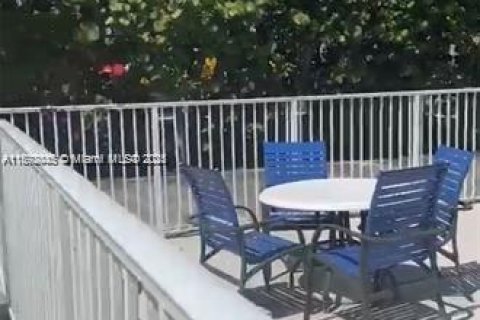 Appartement à louer à Doral, Floride: 1 chambre, 75.25 m2 № 1945658 - photo 8