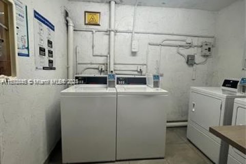 Appartement à louer à Doral, Floride: 1 chambre, 75.25 m2 № 1945658 - photo 19