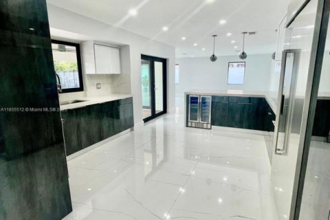 Villa ou maison à louer à Miami, Floride: 5 chambres, 371.61 m2 № 1878824 - photo 24