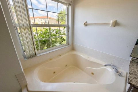 House in Kissimmee, Florida 4 bedrooms, 218.41 sq.m. № 2289867 - photo 13