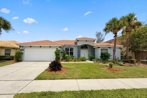 House in Kissimmee, Florida 4 bedrooms, 218.41 sq.m. № 2289867 - photo 2