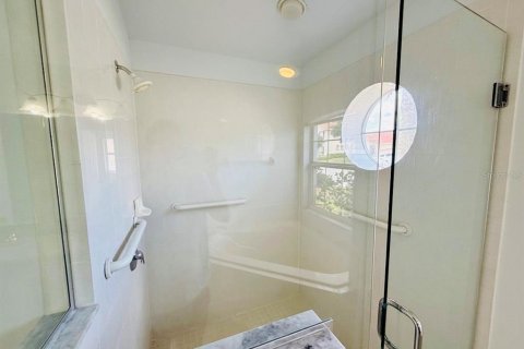House in Kissimmee, Florida 4 bedrooms, 218.41 sq.m. № 2289867 - photo 14