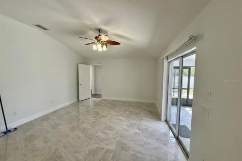 House in Kissimmee, Florida 4 bedrooms, 218.41 sq.m. № 2289867 - photo 10