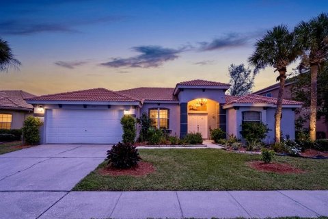 House in Kissimmee, Florida 4 bedrooms, 218.41 sq.m. № 2289867