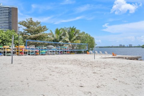 Condominio en venta en Miami, Florida, 1 dormitorio, 71.53 m2 № 1834277 - foto 13