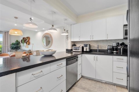 Condominio en venta en Miami, Florida, 1 dormitorio, 71.53 m2 № 1834277 - foto 19