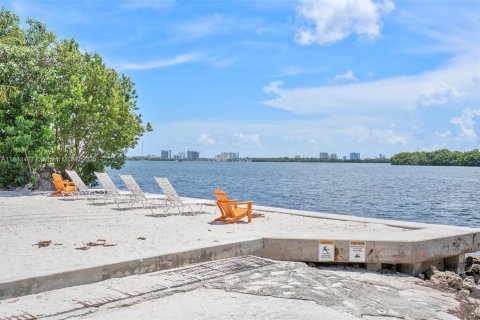 Condominio en venta en Miami, Florida, 1 dormitorio, 71.53 m2 № 1834277 - foto 14