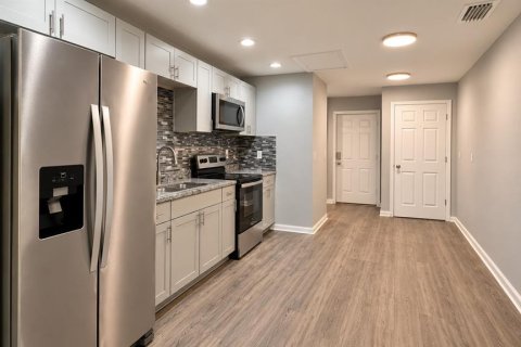 Apartment in Bradenton, Florida 3 bedrooms, 87.51 sq.m. № 2393854 - photo 4