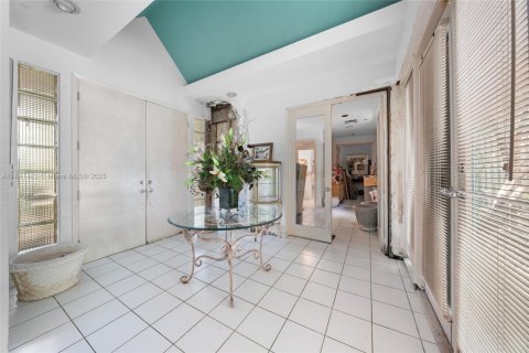 Villa ou maison à vendre à Miami, Floride: 4 chambres, 342.34 m2 № 1834446 - photo 6