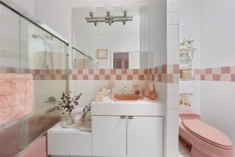 Villa ou maison à vendre à Miami, Floride: 4 chambres, 342.34 m2 № 1834446 - photo 19