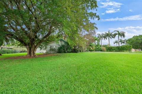 Villa ou maison à vendre à Miami, Floride: 4 chambres, 342.34 m2 № 1834446 - photo 22