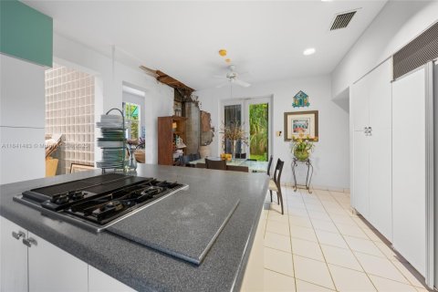 Villa ou maison à vendre à Miami, Floride: 4 chambres, 342.34 m2 № 1834446 - photo 29