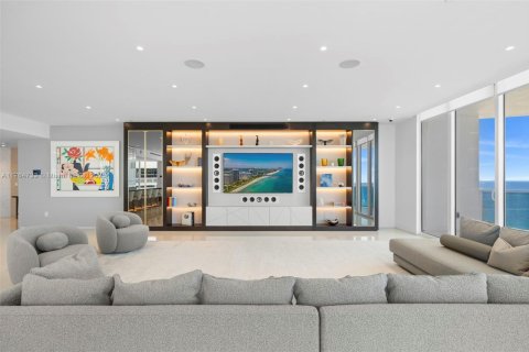 Condominio en venta en Bal Harbour, Florida, 4 dormitorios, 354.89 m2 № 1864651 - foto 1