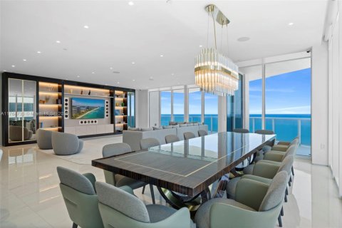 Condominio en venta en Bal Harbour, Florida, 4 dormitorios, 354.89 m2 № 1864651 - foto 3