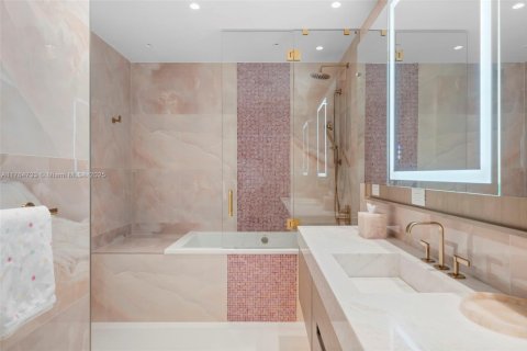 Condominio en venta en Bal Harbour, Florida, 4 dormitorios, 354.89 m2 № 1864651 - foto 20