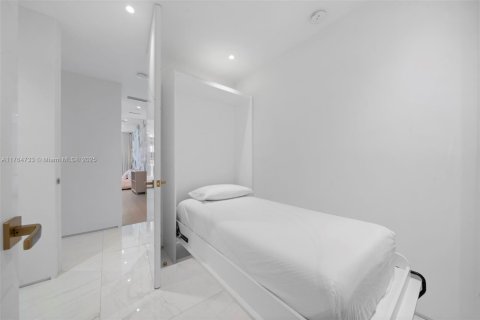 Condominio en venta en Bal Harbour, Florida, 4 dormitorios, 354.89 m2 № 1864651 - foto 24