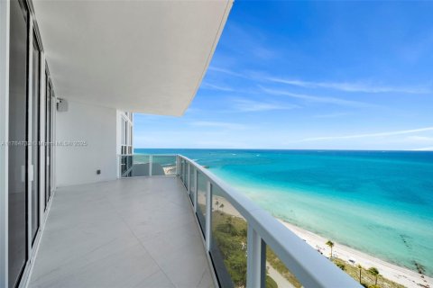 Condominio en venta en Bal Harbour, Florida, 4 dormitorios, 354.89 m2 № 1864651 - foto 30