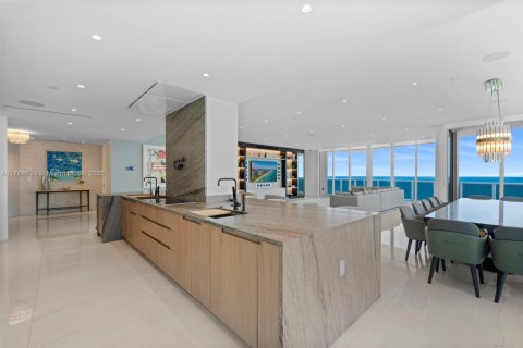 Condominio en venta en Bal Harbour, Florida, 4 dormitorios, 354.89 m2 № 1864651 - foto 6