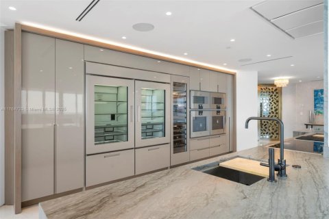 Condominio en venta en Bal Harbour, Florida, 4 dormitorios, 354.89 m2 № 1864651 - foto 7