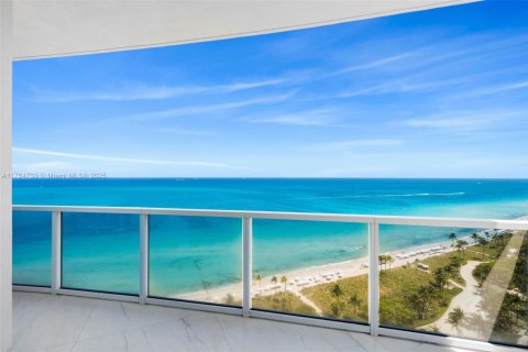 Condominio en venta en Bal Harbour, Florida, 4 dormitorios, 354.89 m2 № 1864651 - foto 29