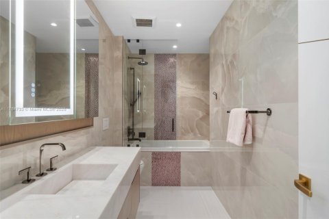 Condominio en venta en Bal Harbour, Florida, 4 dormitorios, 354.89 m2 № 1864651 - foto 22
