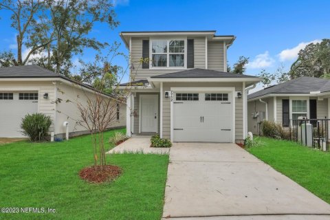 House in Jacksonville, Florida 4 bedrooms, 144.46 sq.m. № 882125 - photo 1