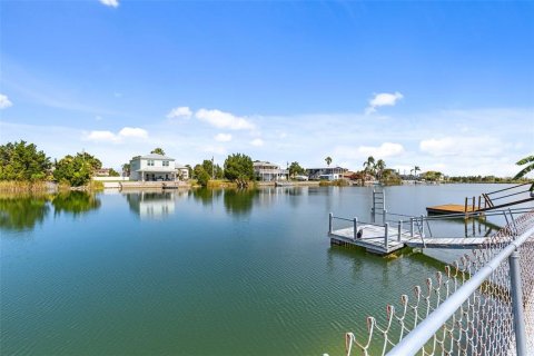 Villa ou maison à vendre à Hernando Beach, Floride: 2 chambres, 137.12 m2 № 2149832 - photo 5