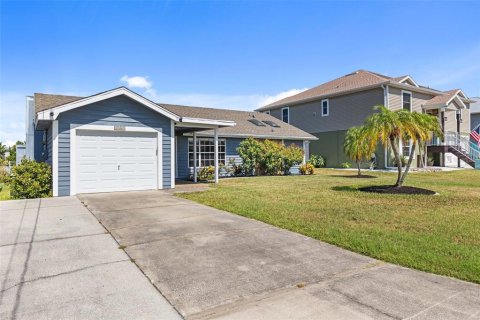 Villa ou maison à vendre à Hernando Beach, Floride: 2 chambres, 137.12 m2 № 2149832 - photo 13