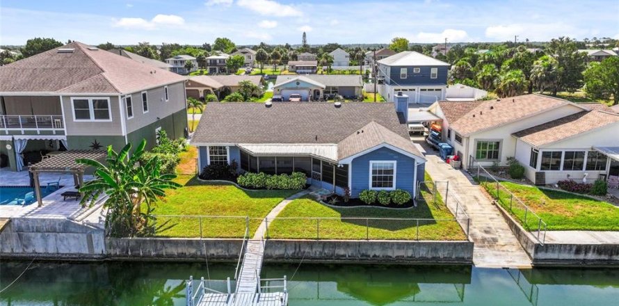 Villa ou maison à Hernando Beach, Floride 2 chambres, 137.12 m2 № 2149832