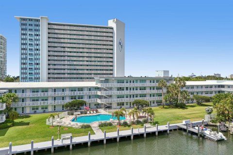 Condo in Fort Lauderdale, Florida, 2 bedrooms  № 2087614