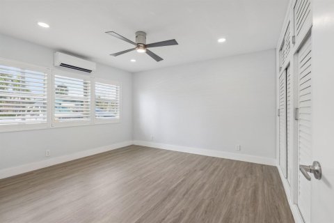 Condo in Fort Lauderdale, Florida, 2 bedrooms  № 2087614 - photo 18