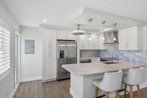 Condo in Fort Lauderdale, Florida, 2 bedrooms  № 2087614 - photo 8