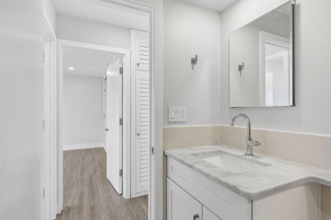 Condo in Fort Lauderdale, Florida, 2 bedrooms  № 2087614 - photo 28