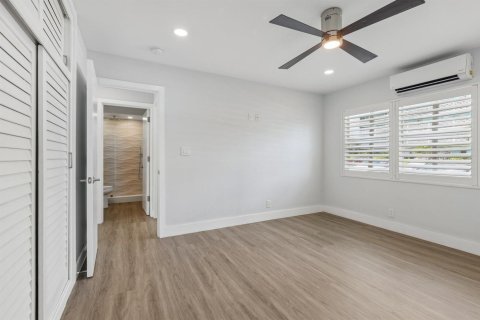 Condo in Fort Lauderdale, Florida, 2 bedrooms  № 2087614 - photo 19