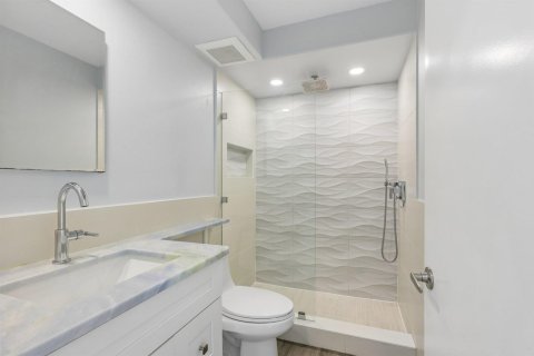 Condo in Fort Lauderdale, Florida, 2 bedrooms  № 2087614 - photo 26