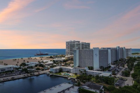 Condo in Fort Lauderdale, Florida, 2 bedrooms  № 2087614 - photo 2