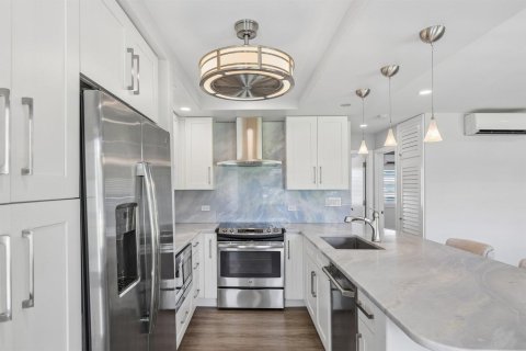 Condo in Fort Lauderdale, Florida, 2 bedrooms  № 2087614 - photo 10