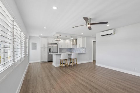 Condo in Fort Lauderdale, Florida, 2 bedrooms  № 2087614 - photo 14