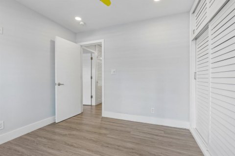 Condo in Fort Lauderdale, Florida, 2 bedrooms  № 2087614 - photo 25