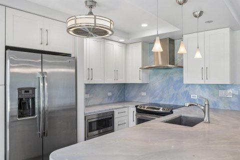 Condo in Fort Lauderdale, Florida, 2 bedrooms  № 2087614 - photo 9