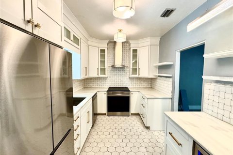 House in Orlando, Florida 3 bedrooms, 169.18 sq.m. № 1893780 - photo 9