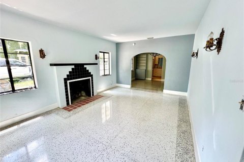House in Orlando, Florida 3 bedrooms, 169.18 sq.m. № 1893780 - photo 6