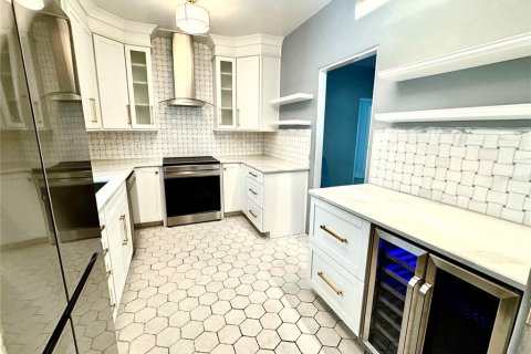 House in Orlando, Florida 3 bedrooms, 169.18 sq.m. № 1893780 - photo 8