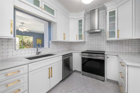 House in Orlando, Florida 3 bedrooms, 169.18 sq.m. № 1893780 - photo 19