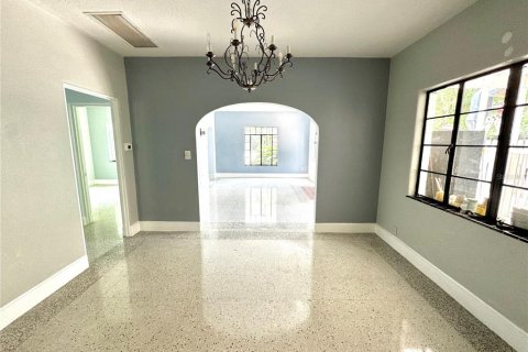 House in Orlando, Florida 3 bedrooms, 169.18 sq.m. № 1893780 - photo 5