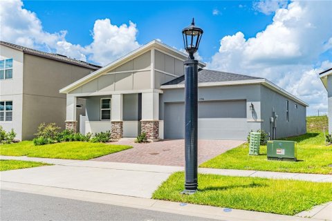 House in Kissimmee, Florida 4 bedrooms, 189.71 sq.m. № 1536396 - photo 2