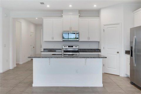 House in Kissimmee, Florida 4 bedrooms, 189.71 sq.m. № 1536396 - photo 8